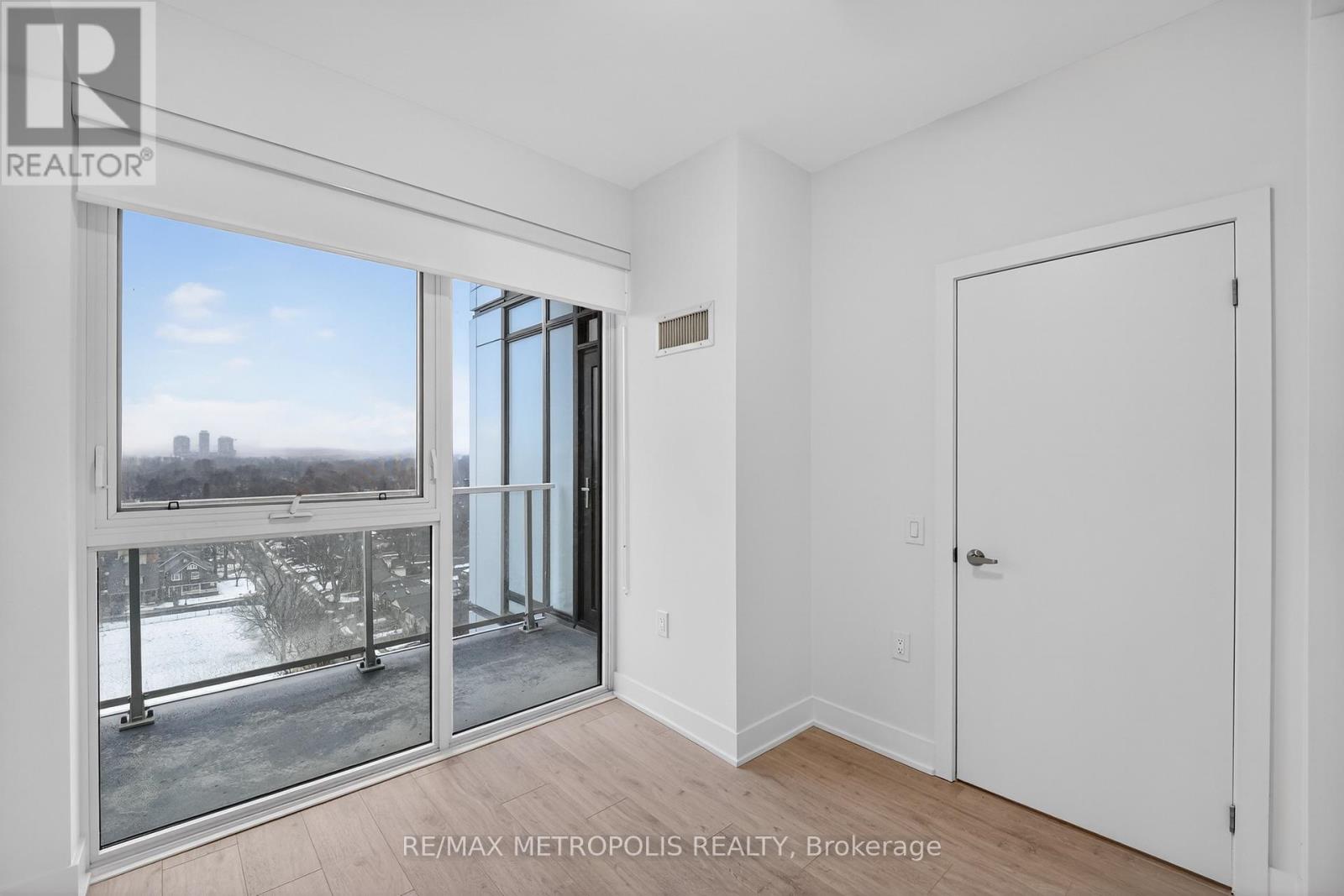 1202 - 2088 James Street, Burlington (Brant), Ontario  L7R 0H2 - Photo 8 - W12802114