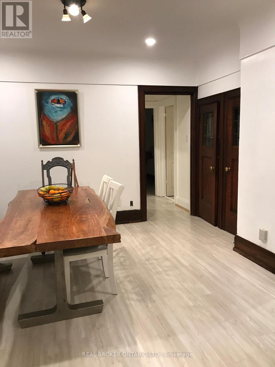 265 Garden Avenue, Toronto (High Park-Swansea), Ontario  M6R 1H8 - Photo 5 - W12802118