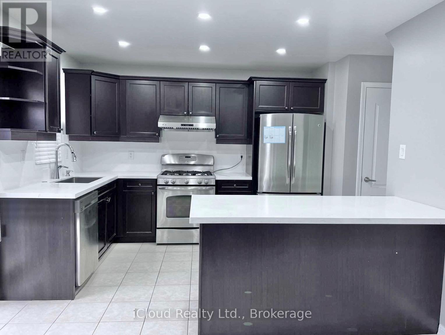 450 Pozbou Crescent, Milton (Wi Willmott), Ontario  L9T 8C9 - Photo 5 - W12802128