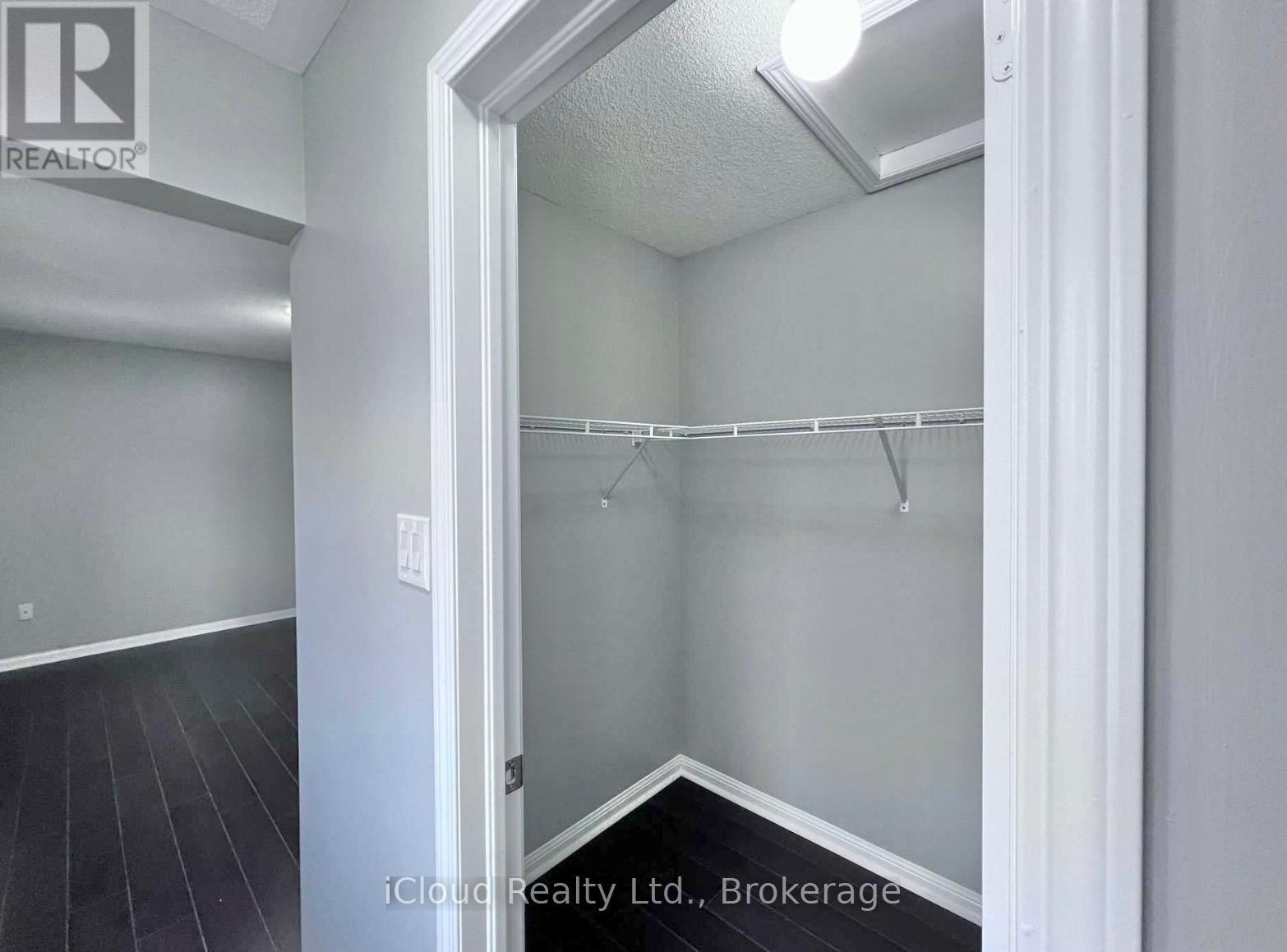 450 Pozbou Crescent, Milton (Wi Willmott), Ontario  L9T 8C9 - Photo 9 - W12802128