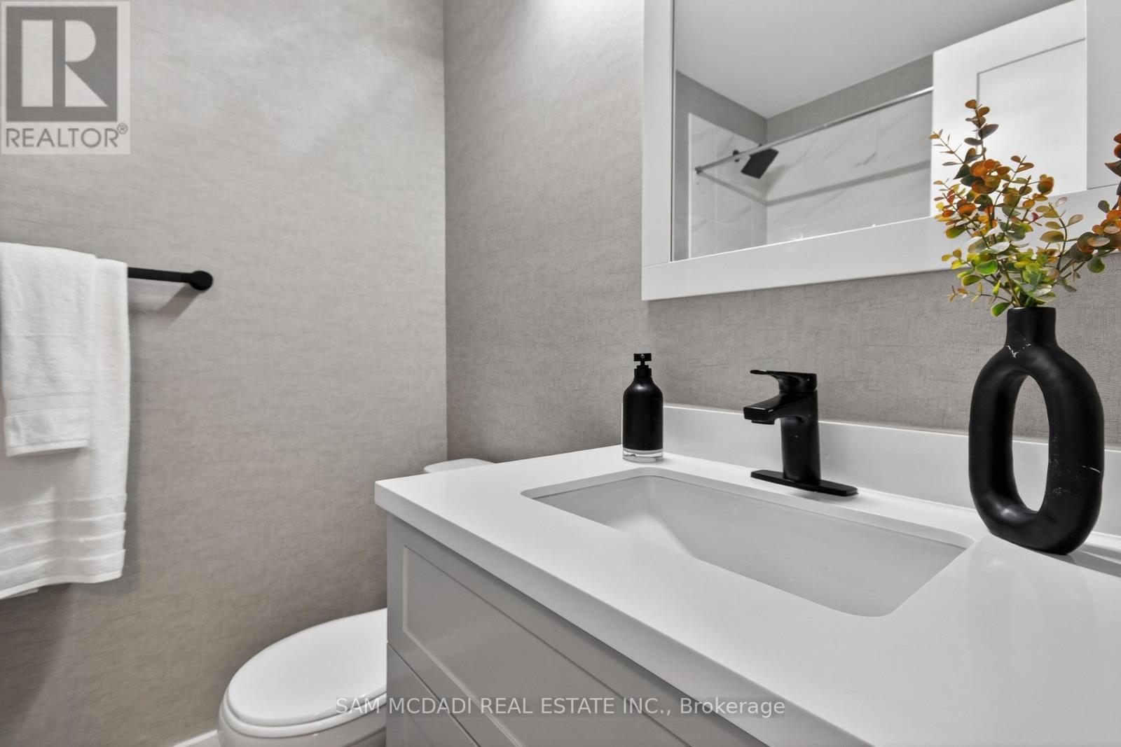 43 - 2120 Rathburn Road E, Mississauga, Ontario  L4W 2S8 - Photo 18 - W12802162