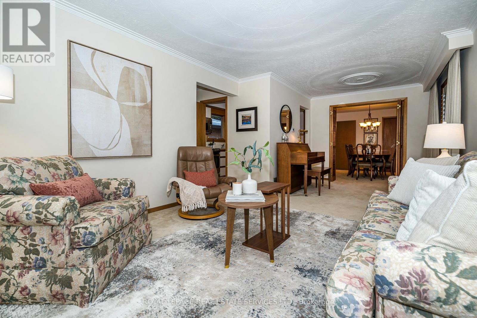 382 Lake Promenade, Toronto, Ontario  M8W 1B9 - Photo 11 - W12802174