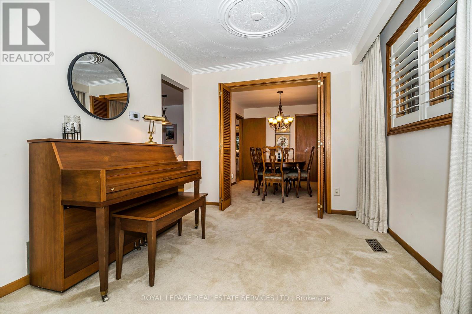 382 Lake Promenade, Toronto, Ontario  M8W 1B9 - Photo 12 - W12802174