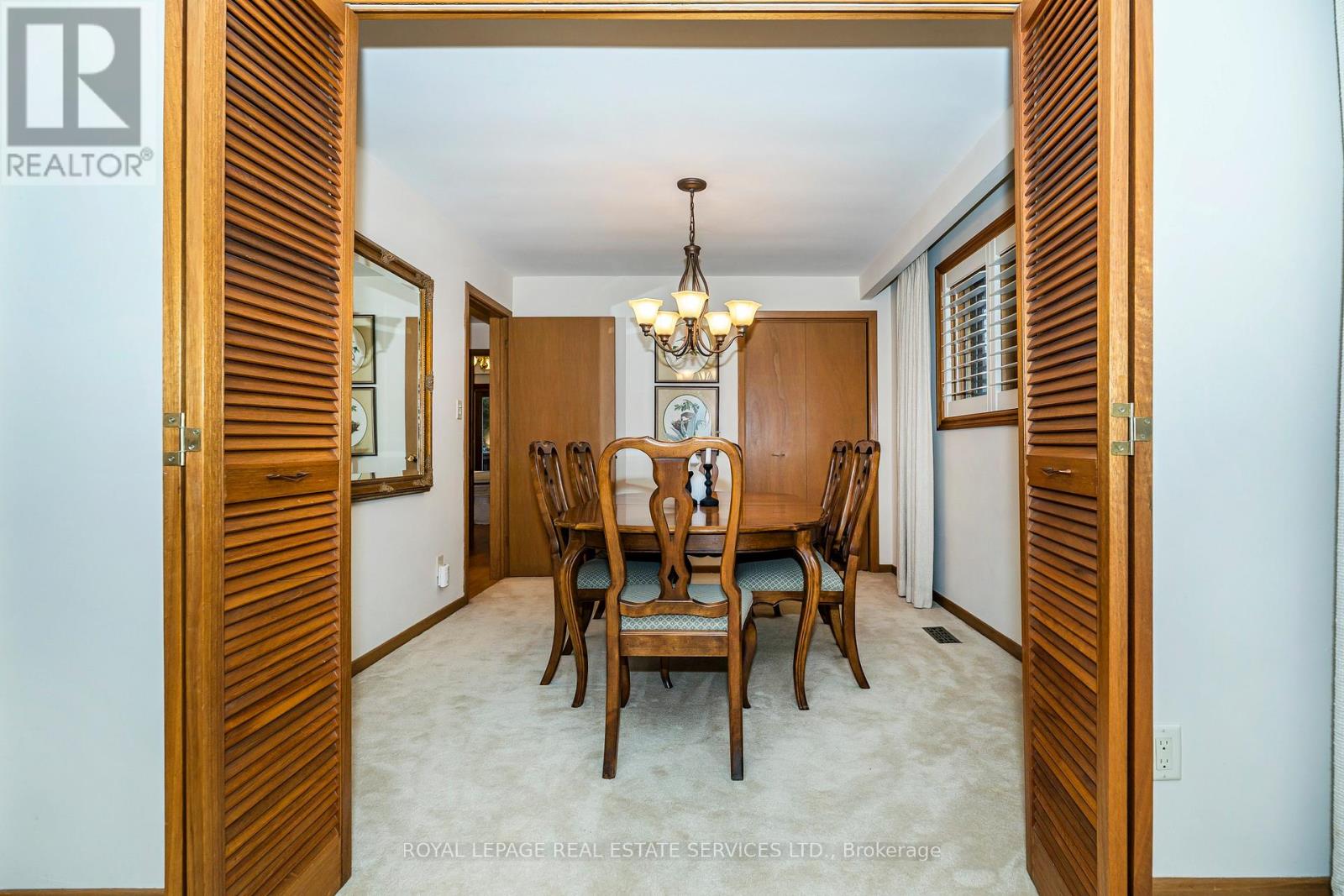 382 Lake Promenade, Toronto, Ontario  M8W 1B9 - Photo 13 - W12802174