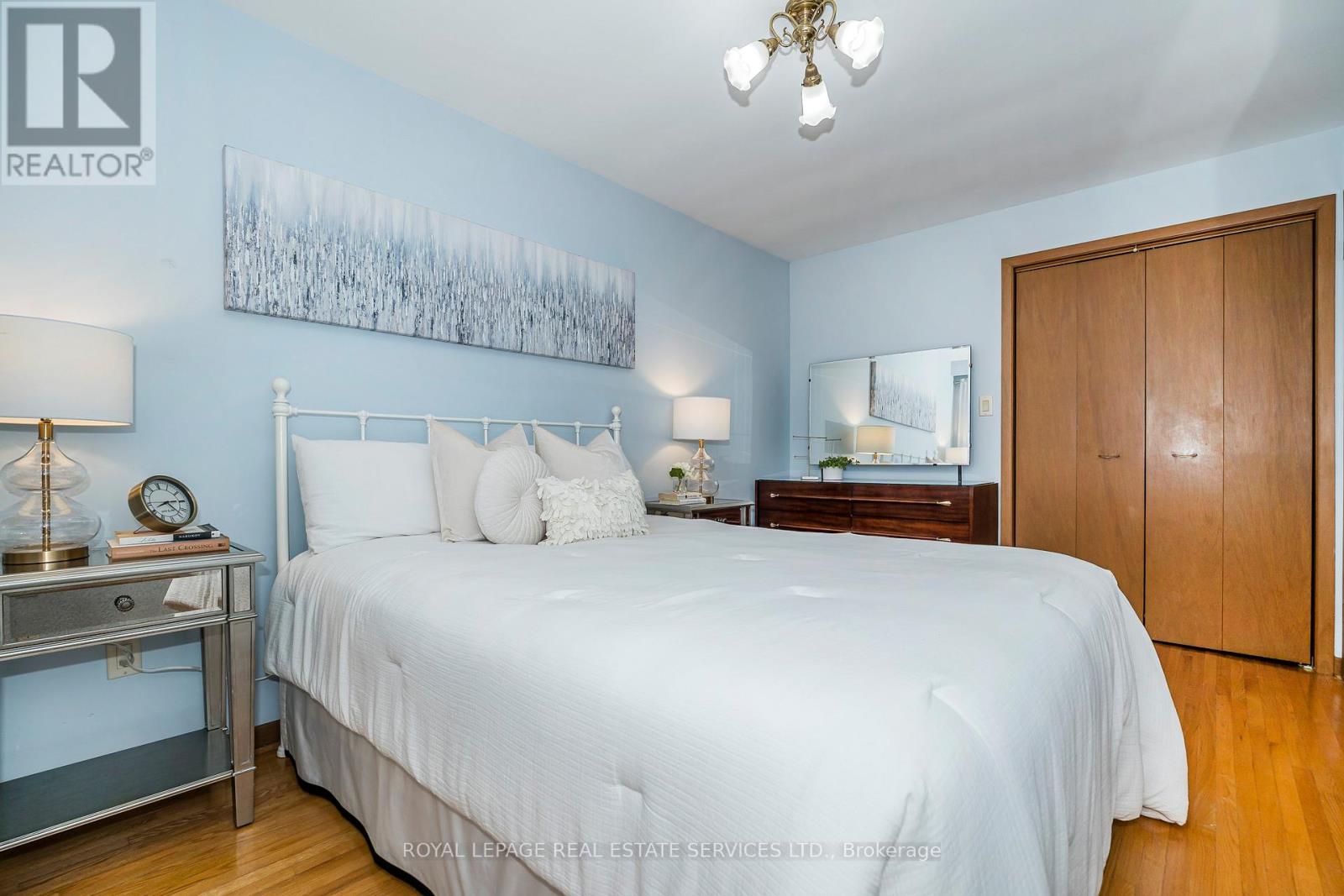 382 Lake Promenade, Toronto, Ontario  M8W 1B9 - Photo 21 - W12802174