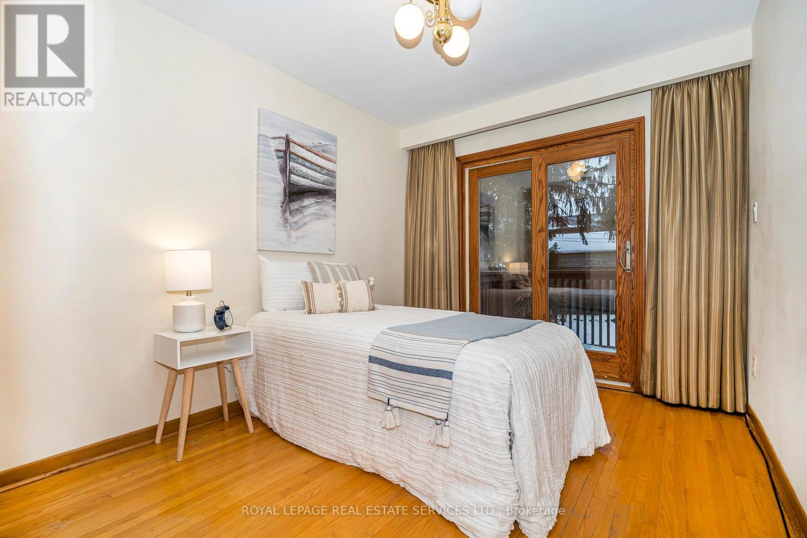 382 Lake Promenade, Toronto, Ontario  M8W 1B9 - Photo 22 - W12802174