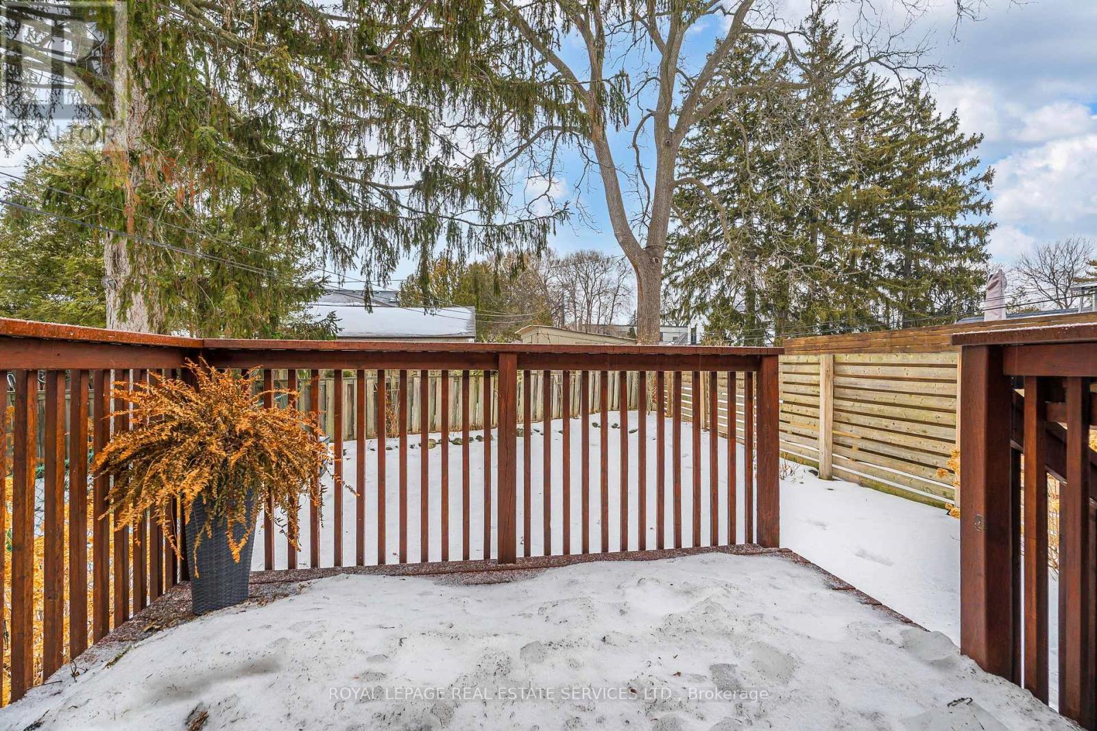 382 Lake Promenade, Toronto, Ontario  M8W 1B9 - Photo 27 - W12802174