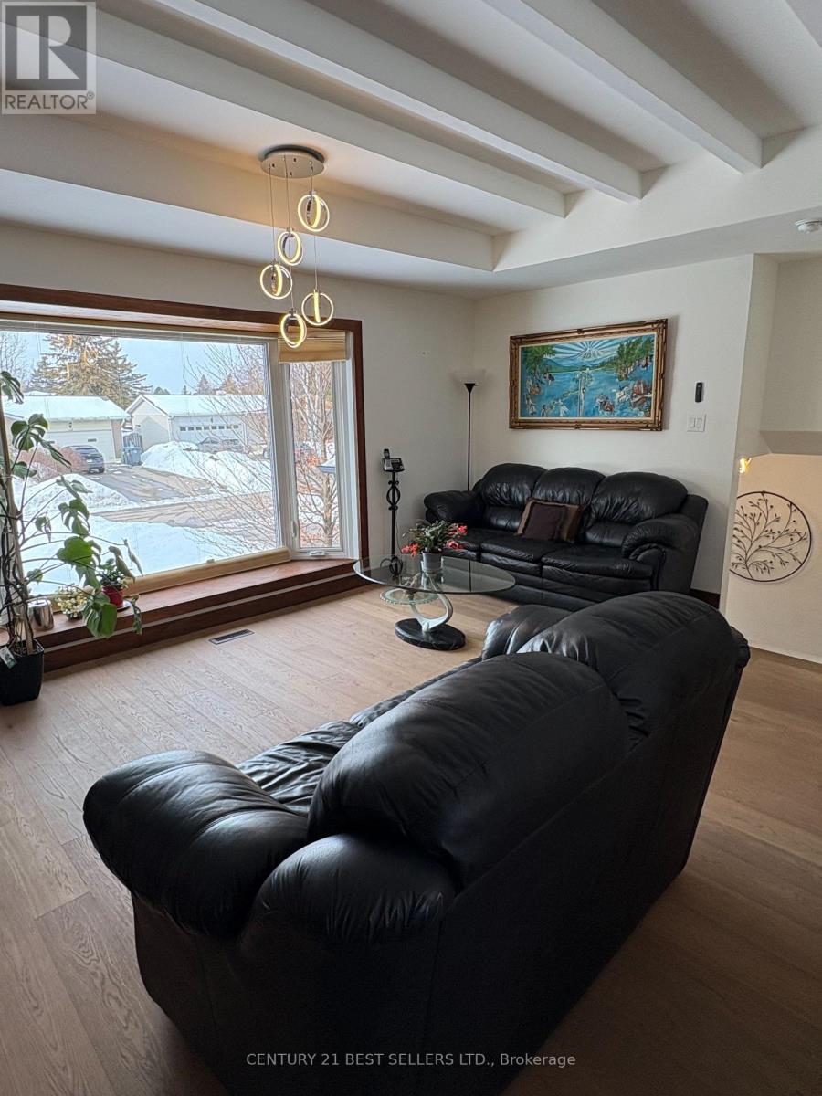 126 Mellow Crescent, Caledon (Bolton East), Ontario  L7E 1Z2 - Photo 12 - W12802190