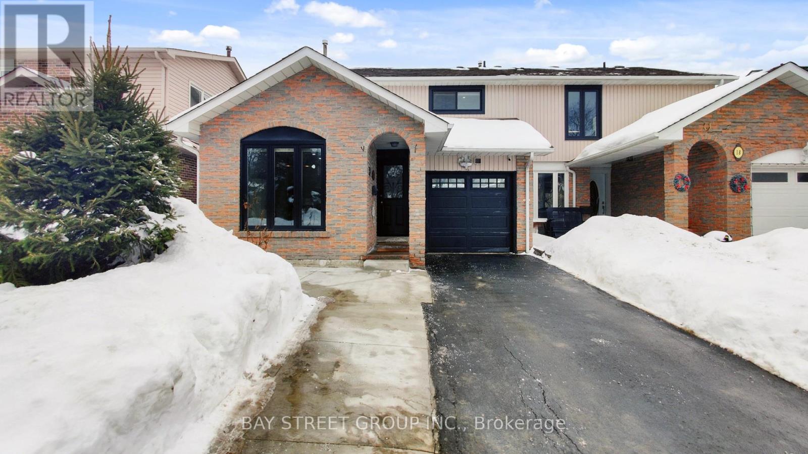 20 Camberley Crescent, Brampton, Ontario  L6V 3L4 - Photo 1 - W12802204