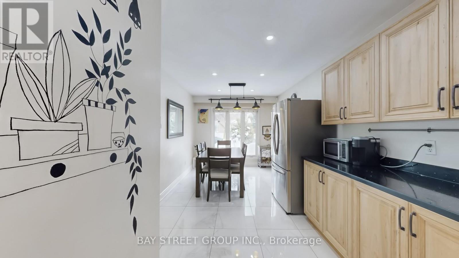 20 Camberley Crescent, Brampton, Ontario  L6V 3L4 - Photo 11 - W12802204