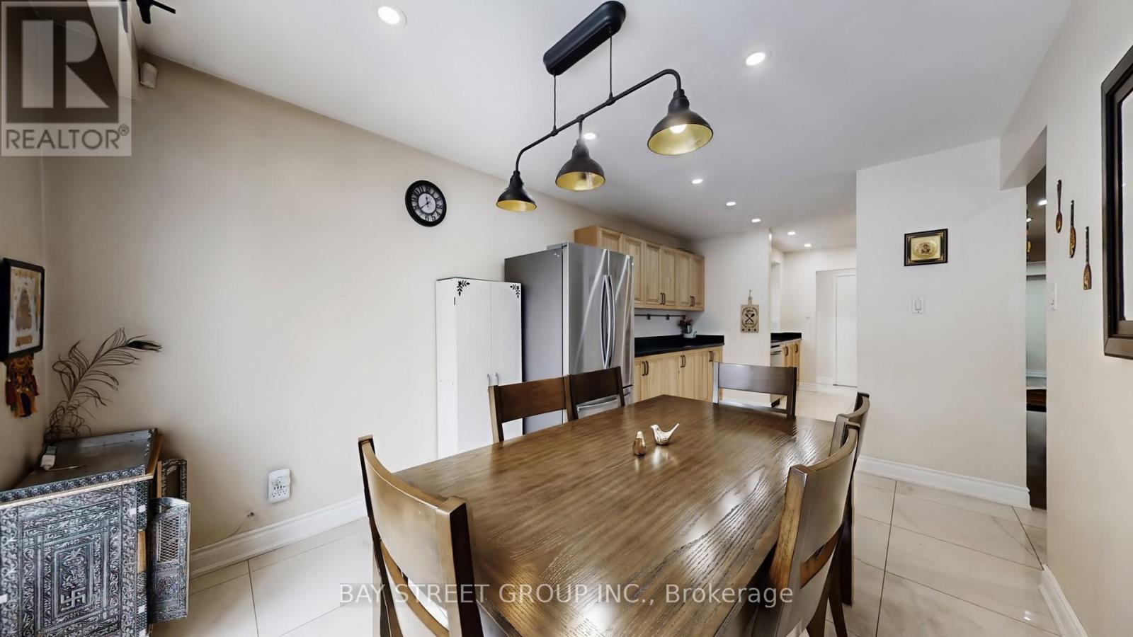 20 Camberley Crescent, Brampton, Ontario  L6V 3L4 - Photo 13 - W12802204