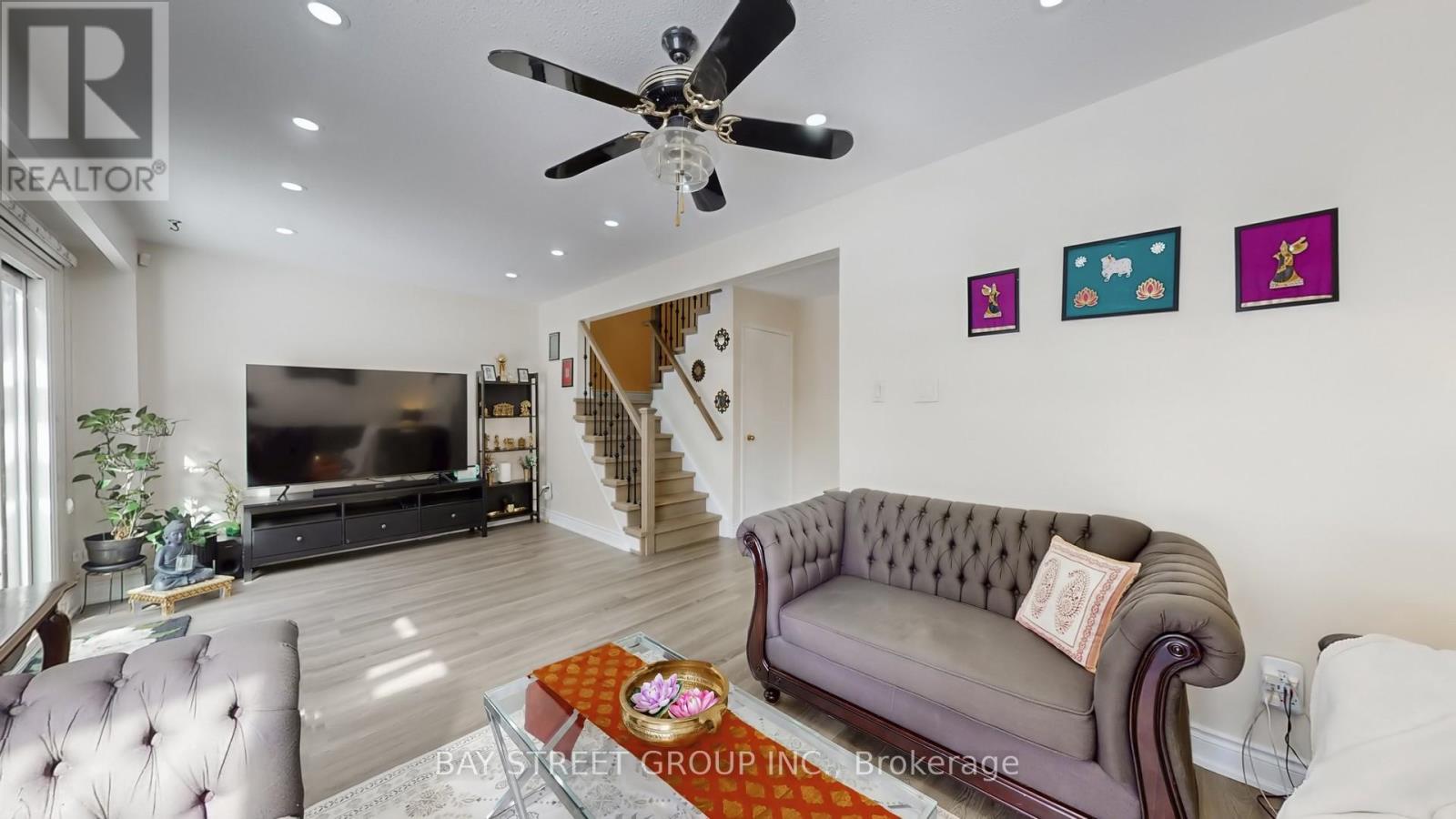 20 Camberley Crescent, Brampton, Ontario  L6V 3L4 - Photo 7 - W12802204