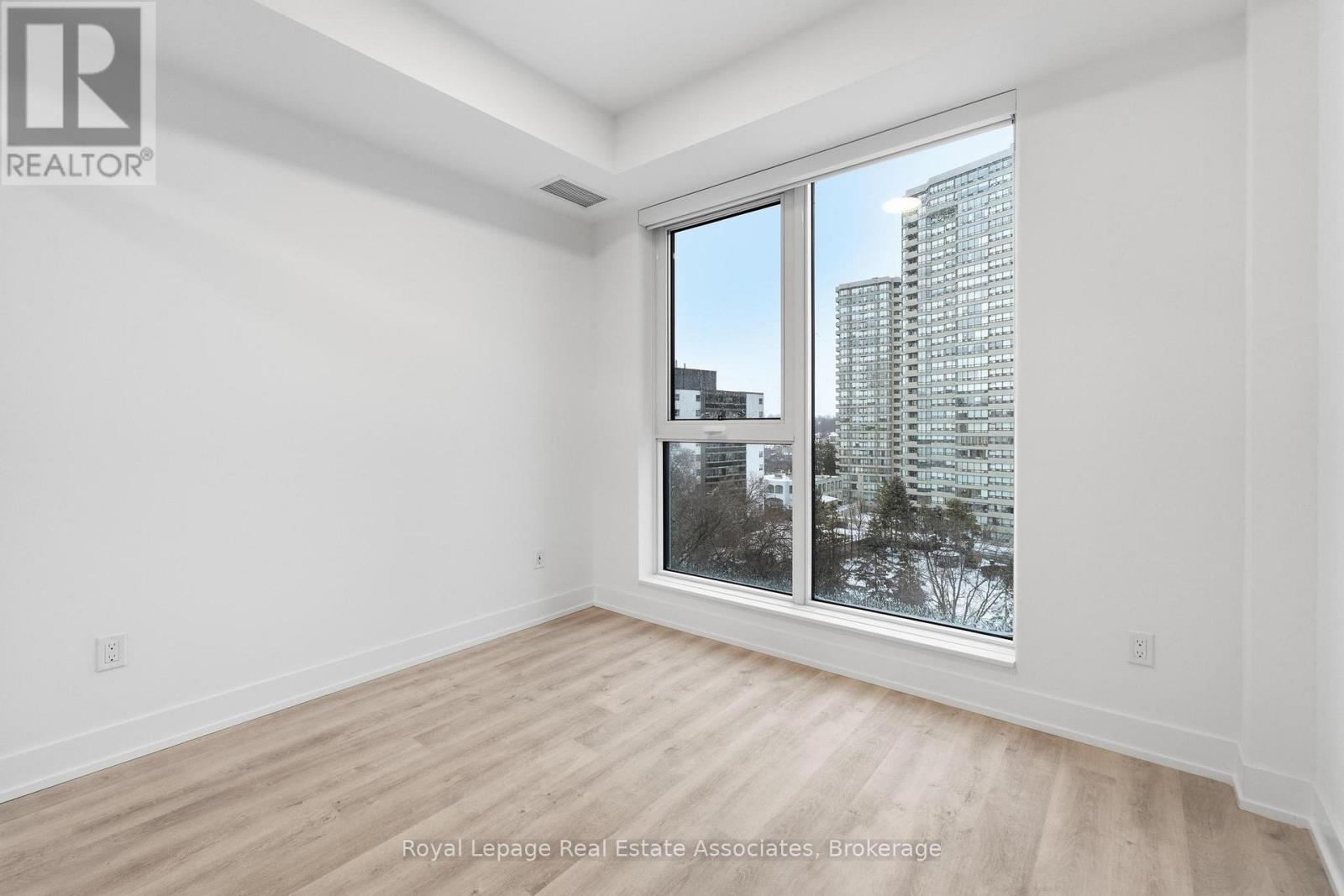 704 - 25 Cordova Avenue, Toronto (Islington-City Centre West), Ontario  M9A 0E5 - Photo 5 - W12802208