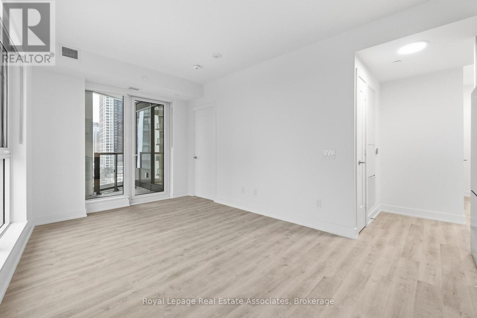 704 - 25 Cordova Avenue, Toronto (Islington-City Centre West), Ontario  M9A 0E5 - Photo 7 - W12802208