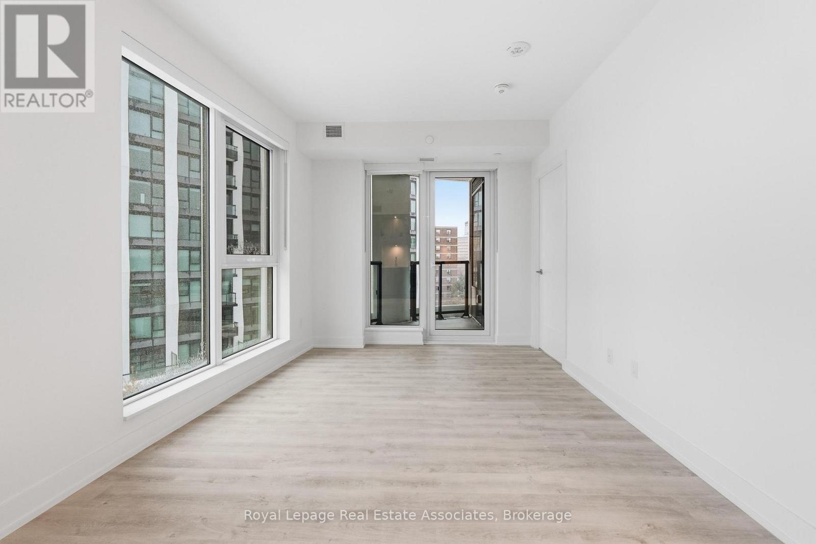 704 - 25 Cordova Avenue, Toronto (Islington-City Centre West), Ontario  M9A 0E5 - Photo 9 - W12802208