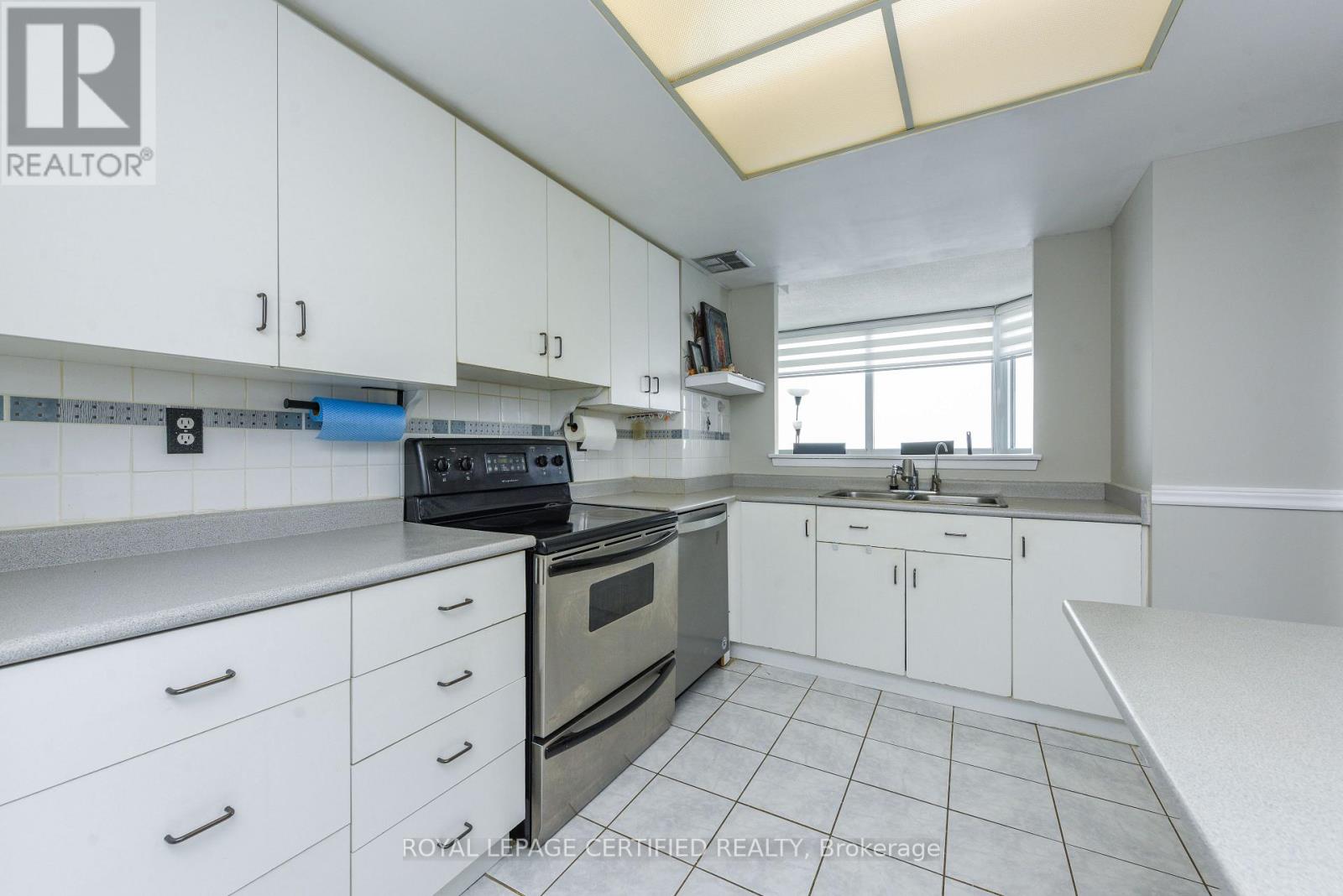 2807 - 8 Lisa Street, Brampton, Ontario  L6T 4S6 - Photo 10 - W12802212