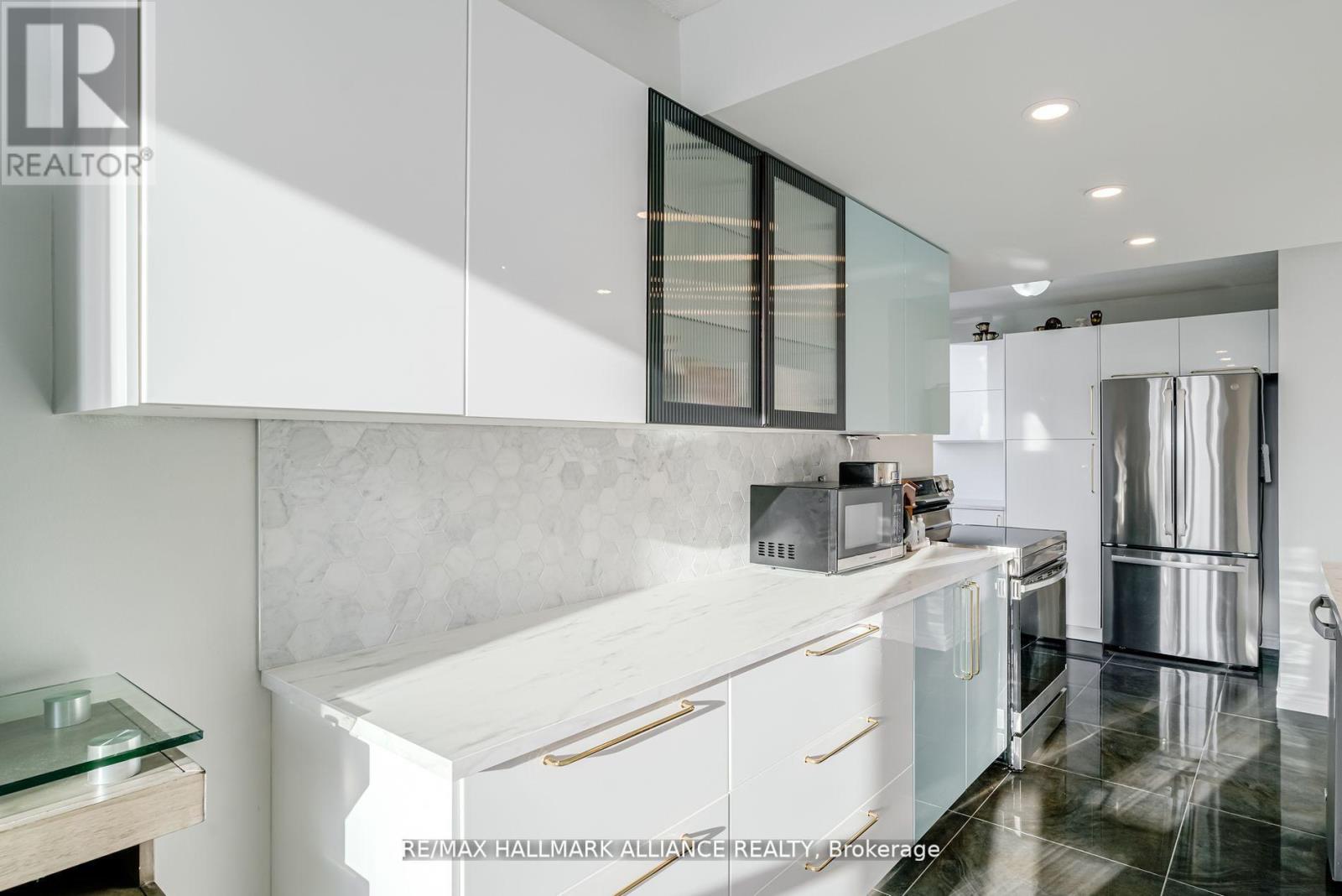 307 - 30 Malta Avenue, Brampton, Ontario  L6Y 4W6 - Photo 18 - W12802242