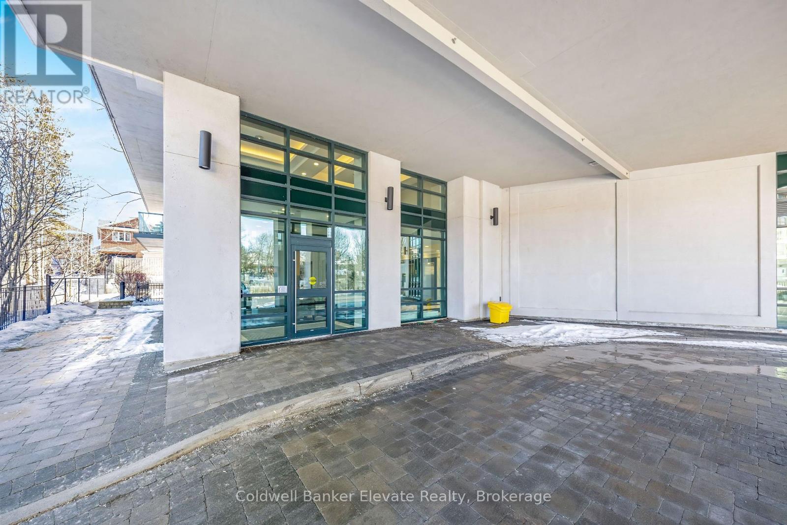 905 - 50 Hall Road, Halton Hills (Georgetown), Ontario  L7G 0J8 - Photo 5 - W12802268