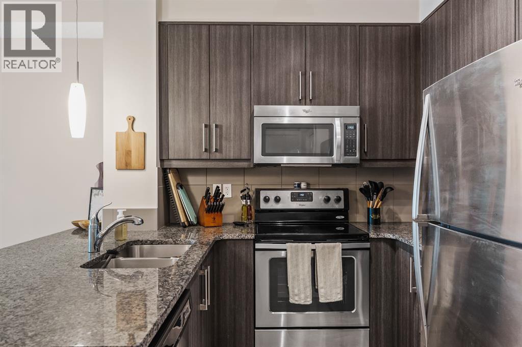 305, 402 Marquis Lane Se, Calgary, Alberta  T3M 2G7 - Photo 2 - A2286949