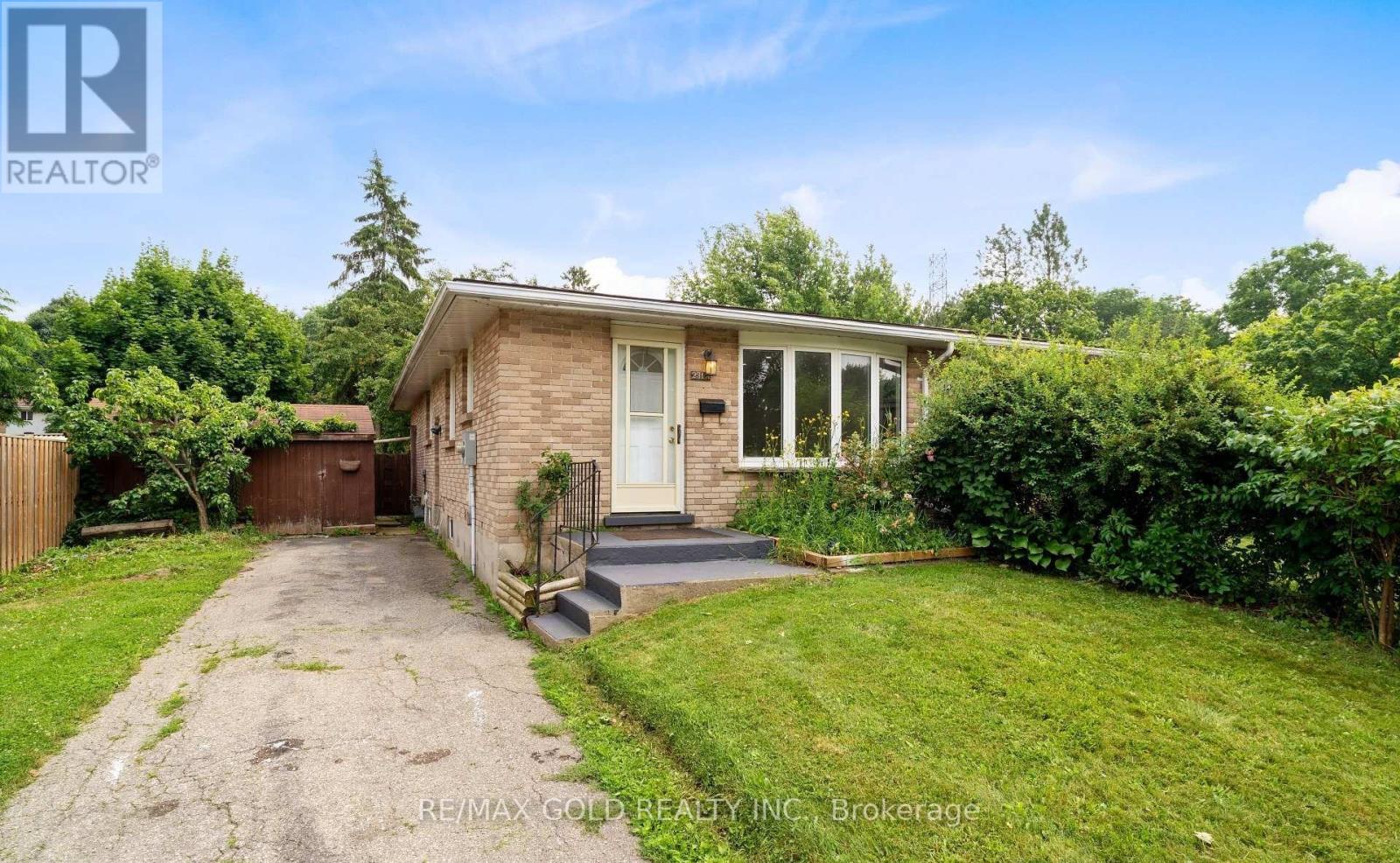231a Cedarbrae Avenue, Waterloo, Ontario  N2L 4S6 - Photo 1 - X12802000