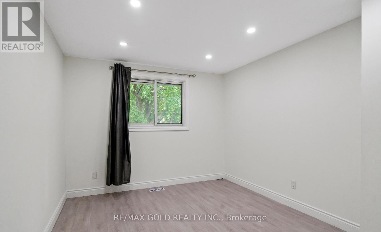 231a Cedarbrae Avenue, Waterloo, Ontario  N2L 4S6 - Photo 10 - X12802000