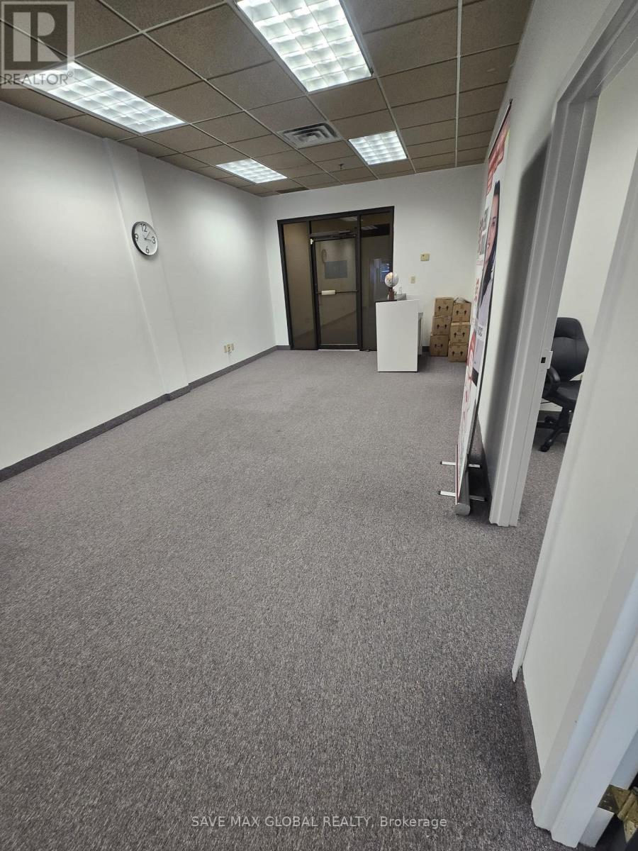 302 - 1601 River Road E, Kitchener, Ontario  N2A 3Y4 - Photo 2 - X12802172