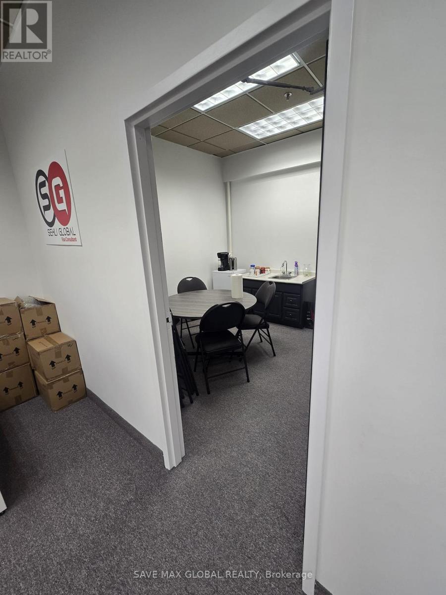 302 - 1601 River Road E, Kitchener, Ontario  N2A 3Y4 - Photo 4 - X12802172