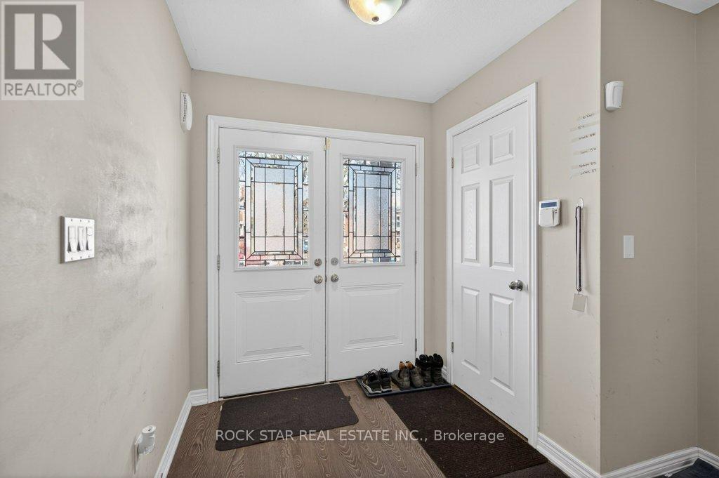 205a Marlborough Street, Brantford, Ontario  N3S 4T2 - Photo 3 - X12802182