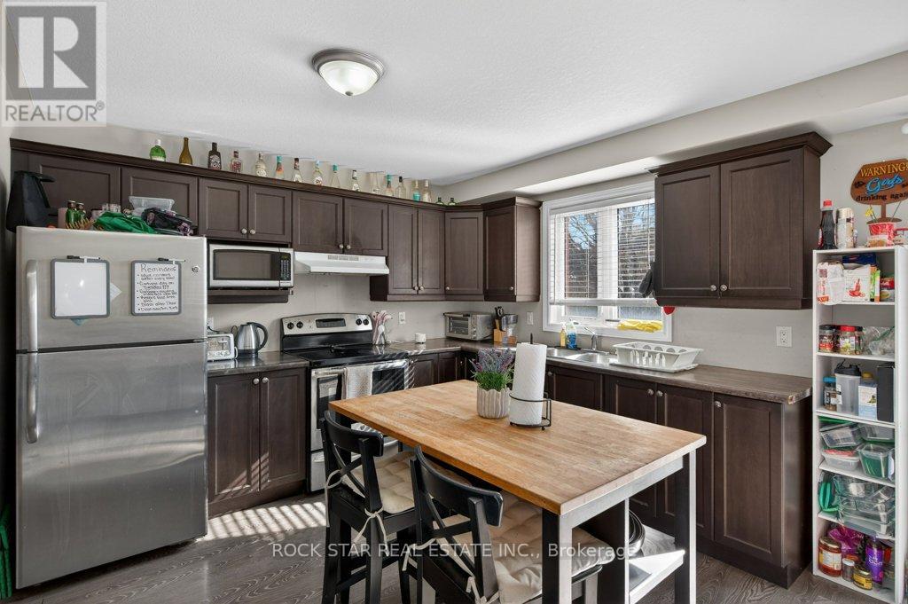 205a Marlborough Street, Brantford, Ontario  N3S 4T2 - Photo 8 - X12802182