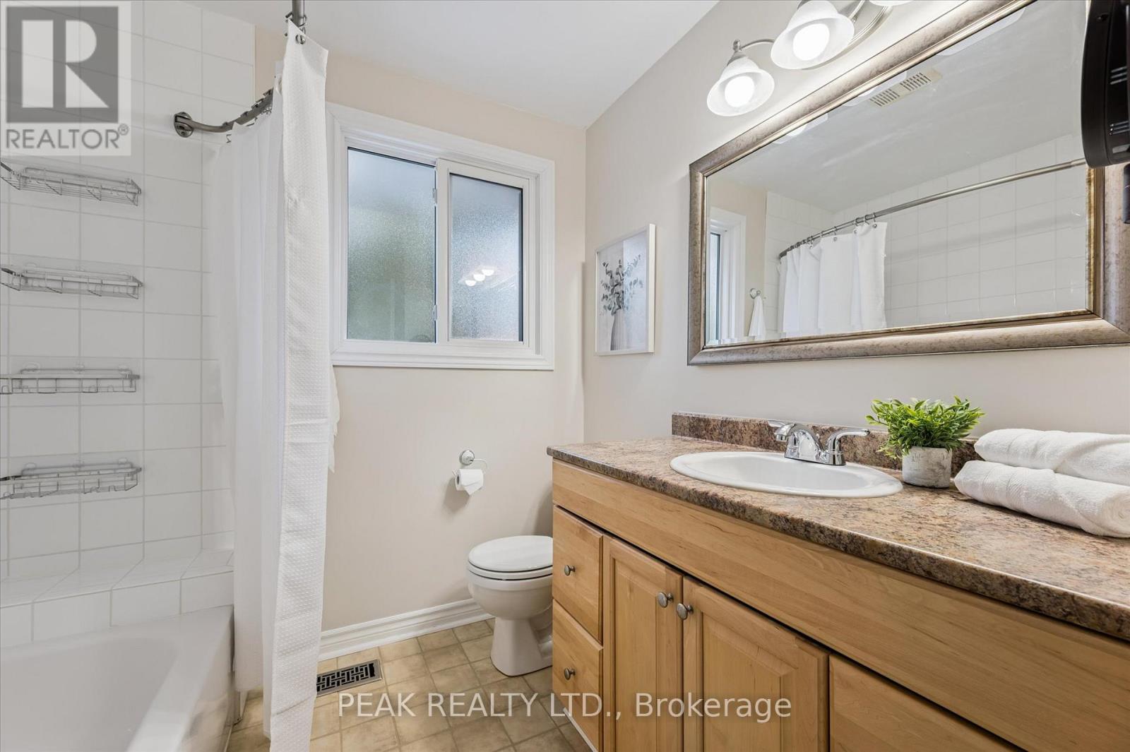 204 Cedarbrae Avenue, Waterloo, Ontario  N2L 4S5 - Photo 20 - X12802226