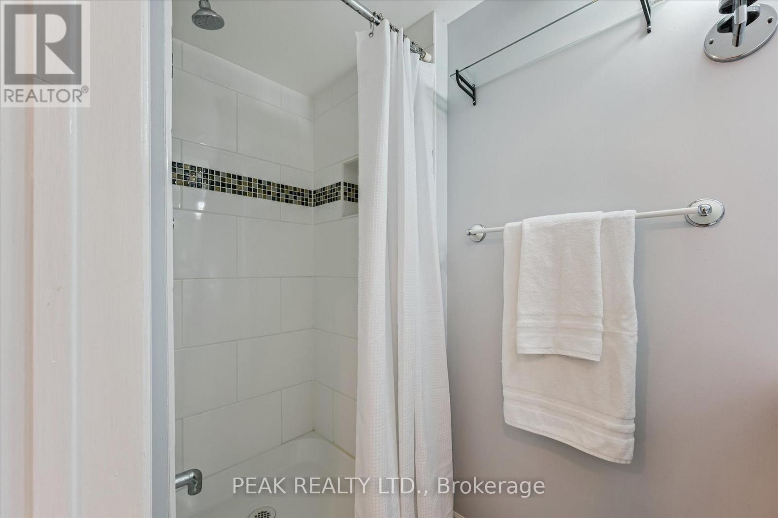 204 Cedarbrae Avenue, Waterloo, Ontario  N2L 4S5 - Photo 32 - X12802226