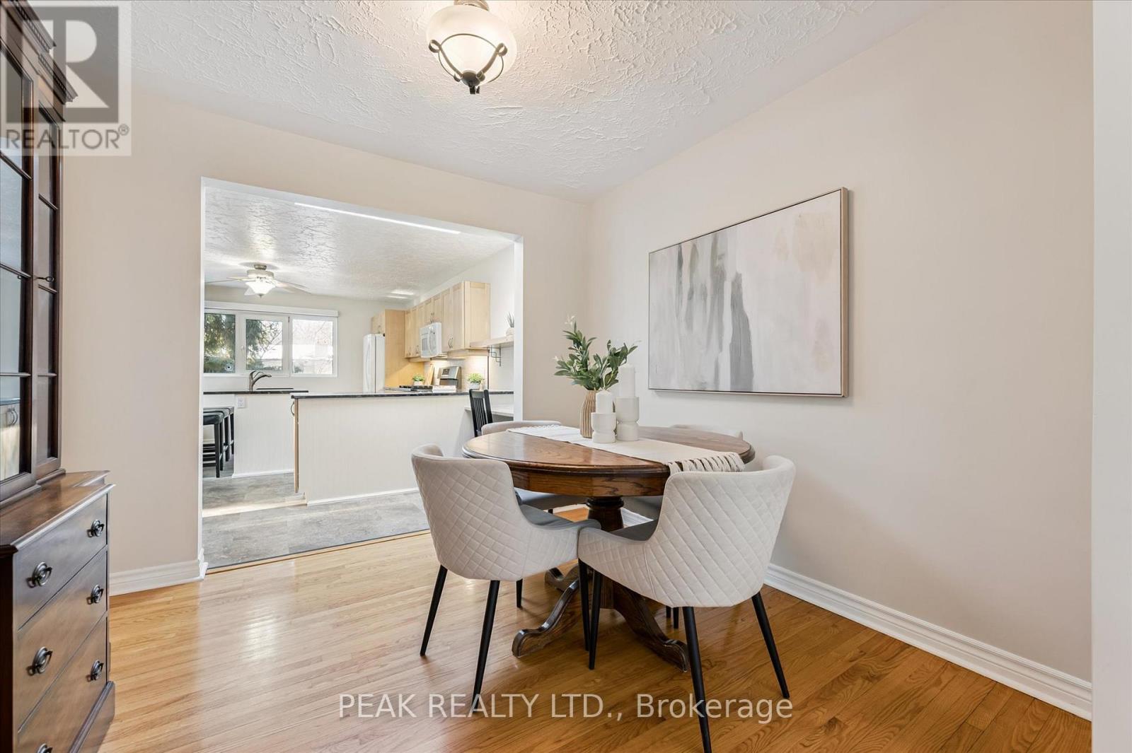 204 Cedarbrae Avenue, Waterloo, Ontario  N2L 4S5 - Photo 5 - X12802226