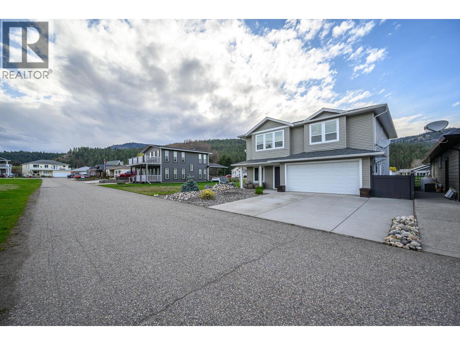 533 Loon Avenue, Vernon, British Columbia  V1H 2A1 - Photo 3 - 10376396