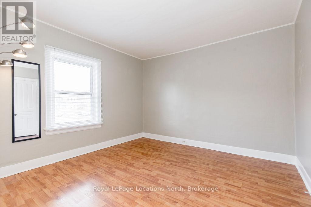 37 Ross Street, Barrie (Sunnidale), Ontario  L4N 1G1 - Photo 13 - S12802322