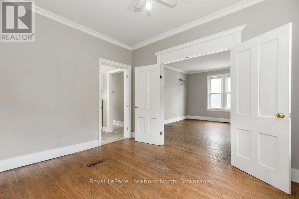 37 Ross Street, Barrie (Sunnidale), Ontario  L4N 1G1 - Photo 25 - S12802322