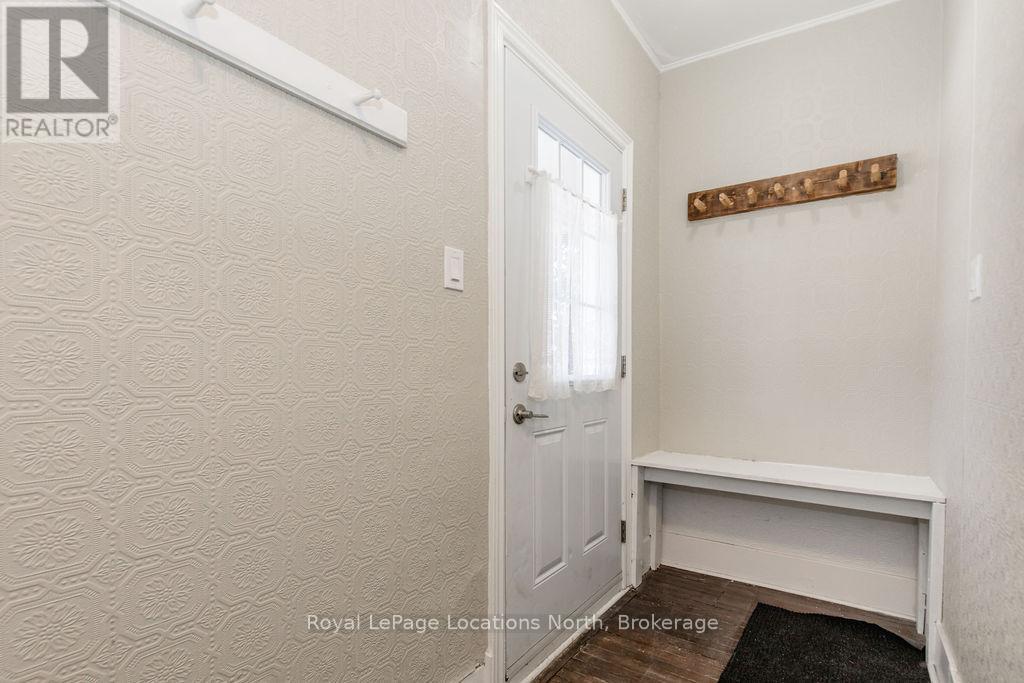 37 Ross Street, Barrie (Sunnidale), Ontario  L4N 1G1 - Photo 5 - S12802322