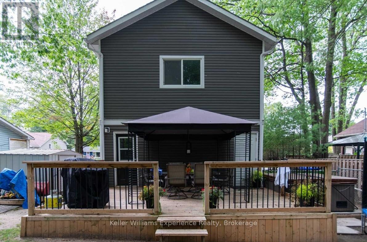 85 Melrose Avenue, Wasaga Beach, Ontario  L9Z 2S8 - Photo 10 - S12802424