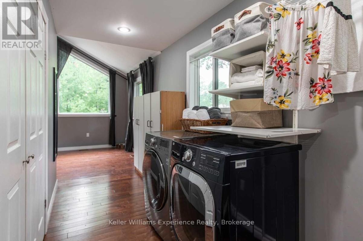 85 Melrose Avenue, Wasaga Beach, Ontario  L9Z 2S8 - Photo 6 - S12802424