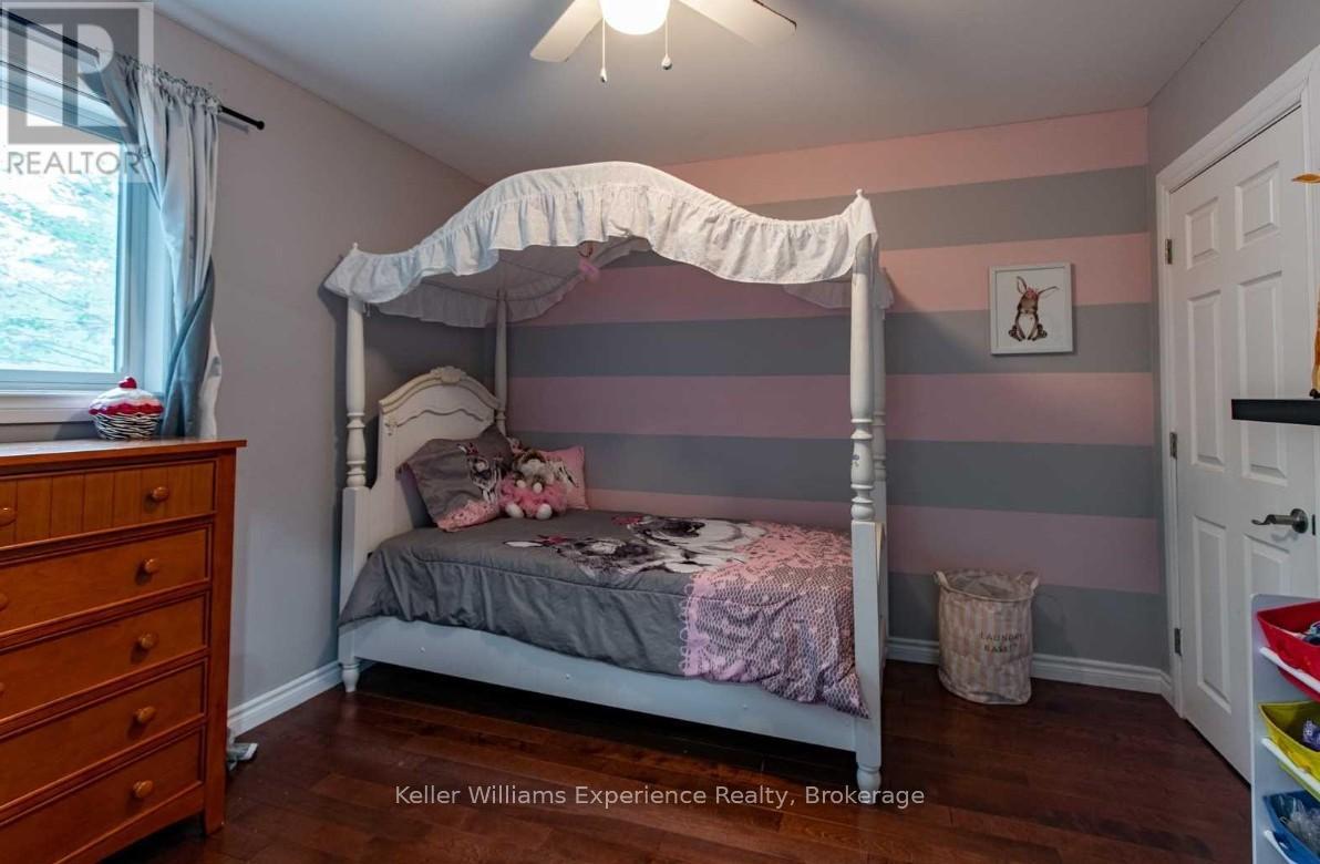 85 Melrose Avenue, Wasaga Beach, Ontario  L9Z 2S8 - Photo 7 - S12802424