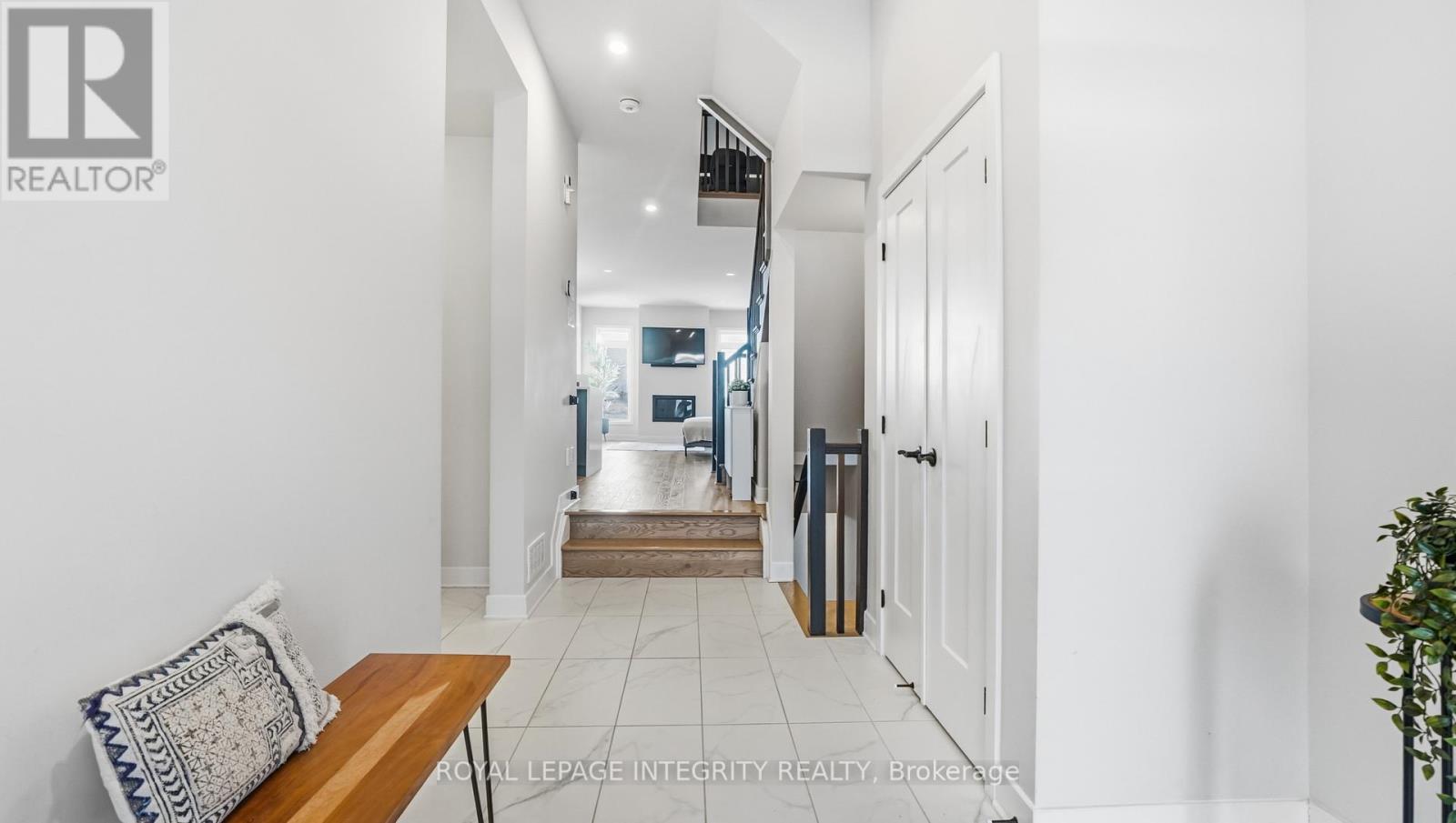 53 Canvasback Ridge, Ottawa, Ontario  K4M 0P6 - Photo 4 - X12799060