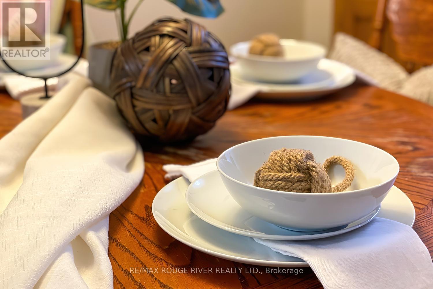 158 Castlebar Crescent, Oshawa, Ontario  L1J 7B4 - Photo 10 - E12802368