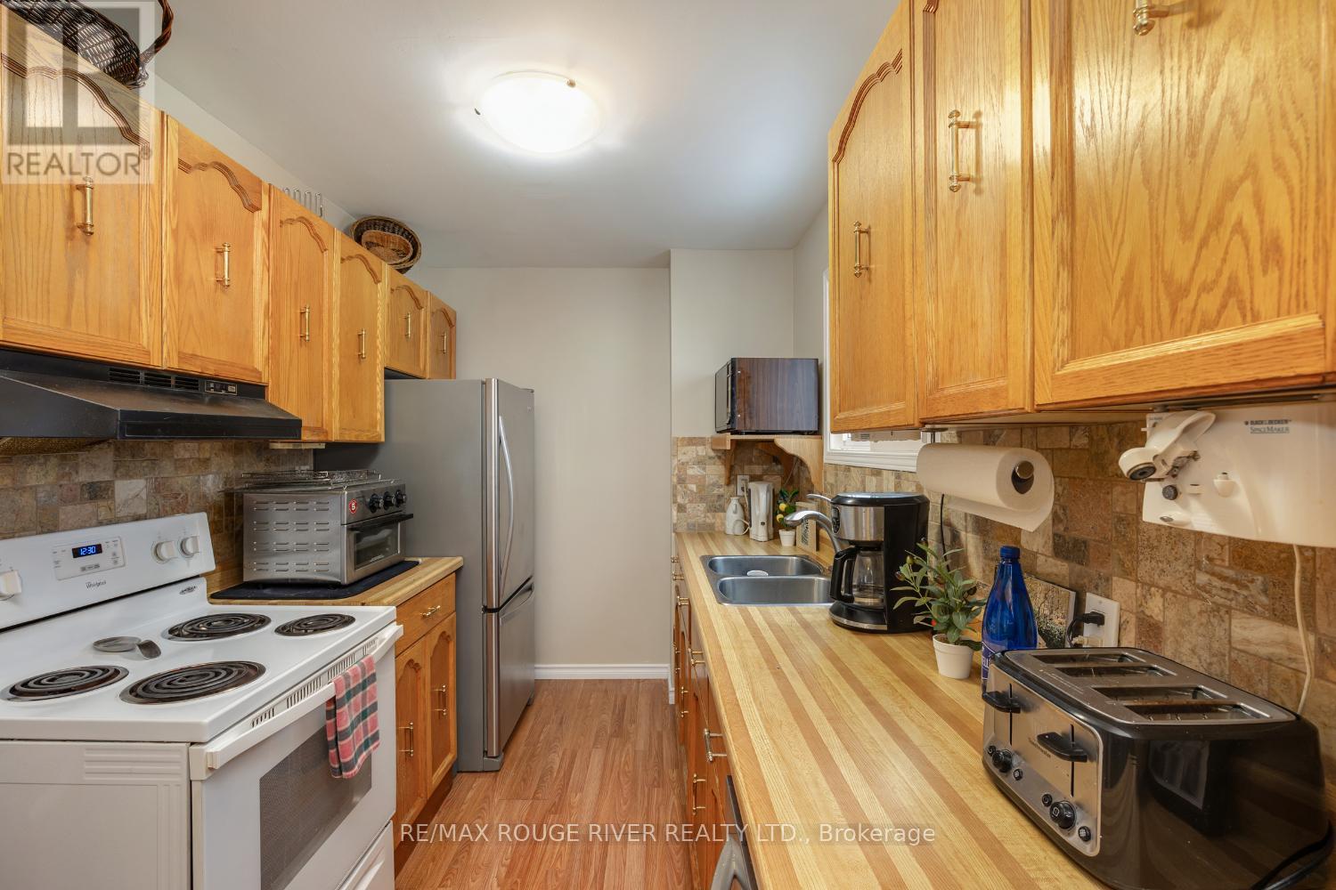 158 Castlebar Crescent, Oshawa, Ontario  L1J 7B4 - Photo 13 - E12802368