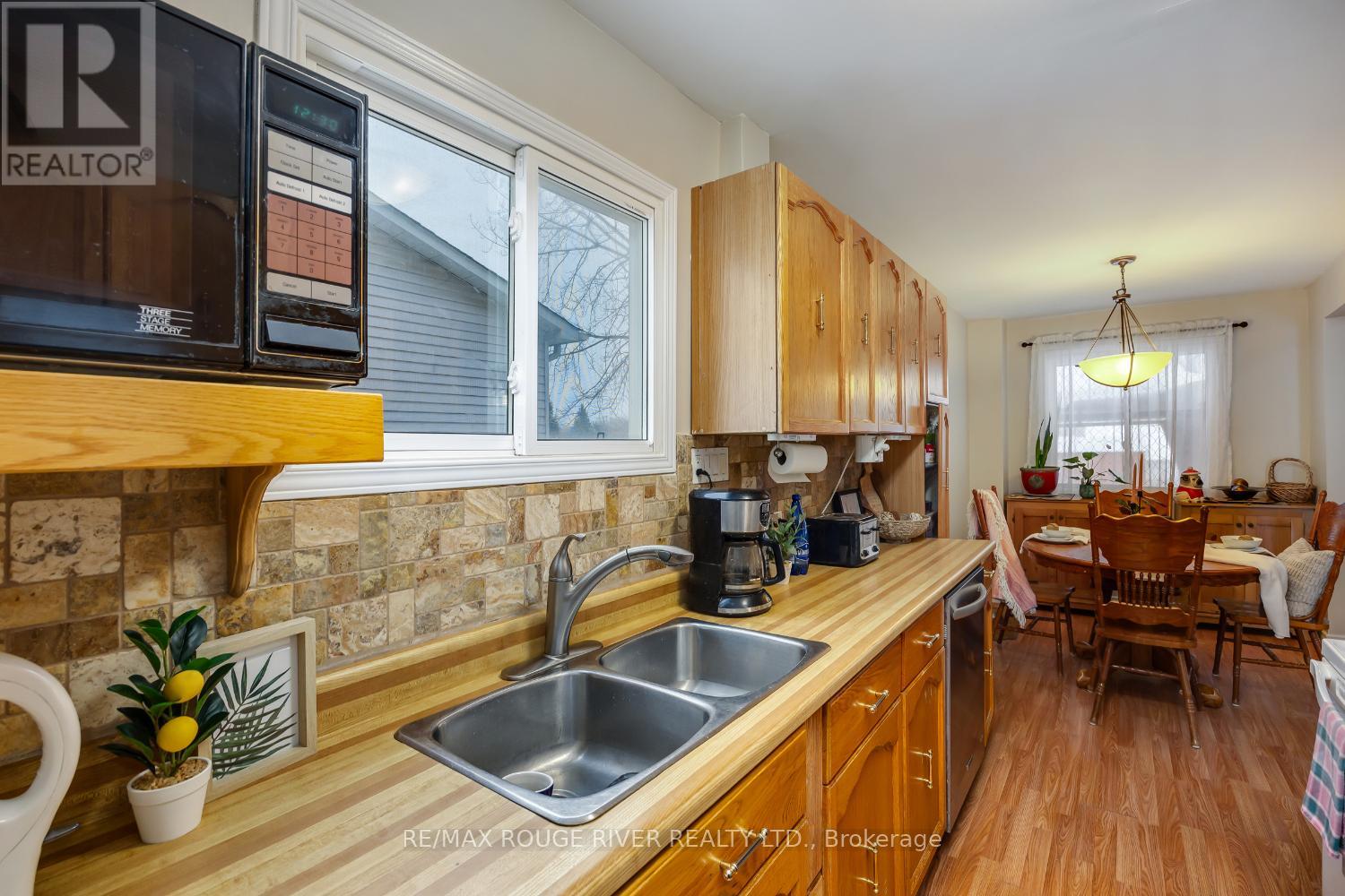 158 Castlebar Crescent, Oshawa, Ontario  L1J 7B4 - Photo 14 - E12802368