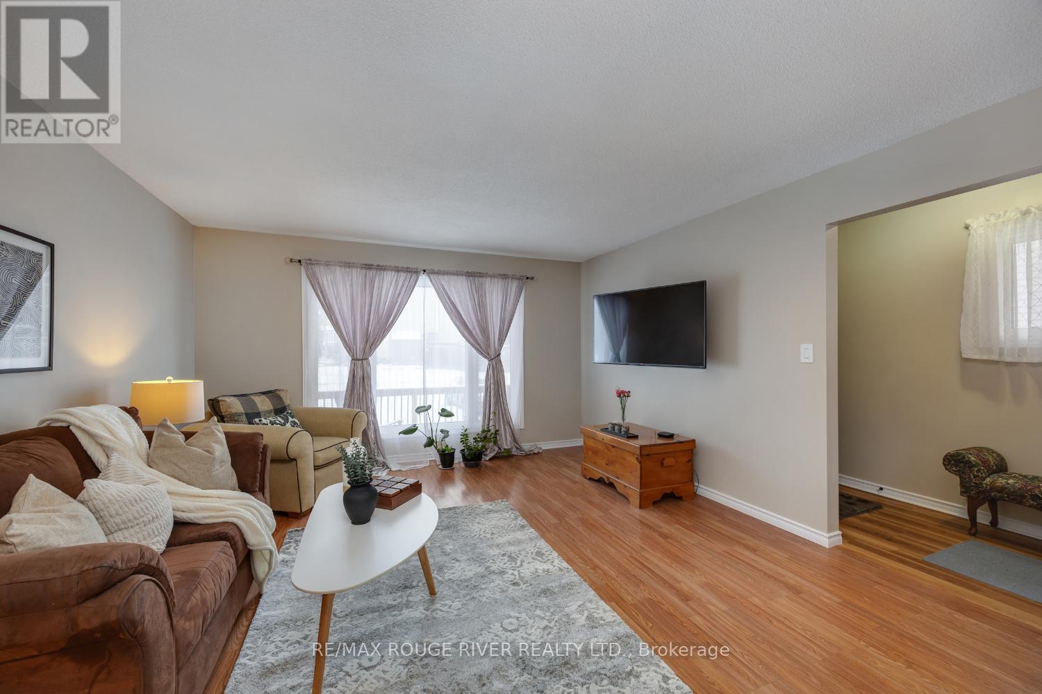 158 Castlebar Crescent, Oshawa, Ontario  L1J 7B4 - Photo 6 - E12802368