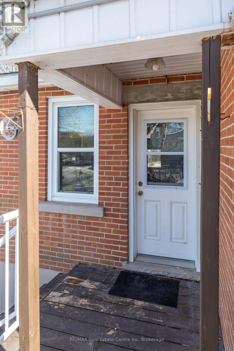 24 Lindsay Street, Kawartha Lakes, Ontario  K0M 1N0 - Photo 14 - X12802288