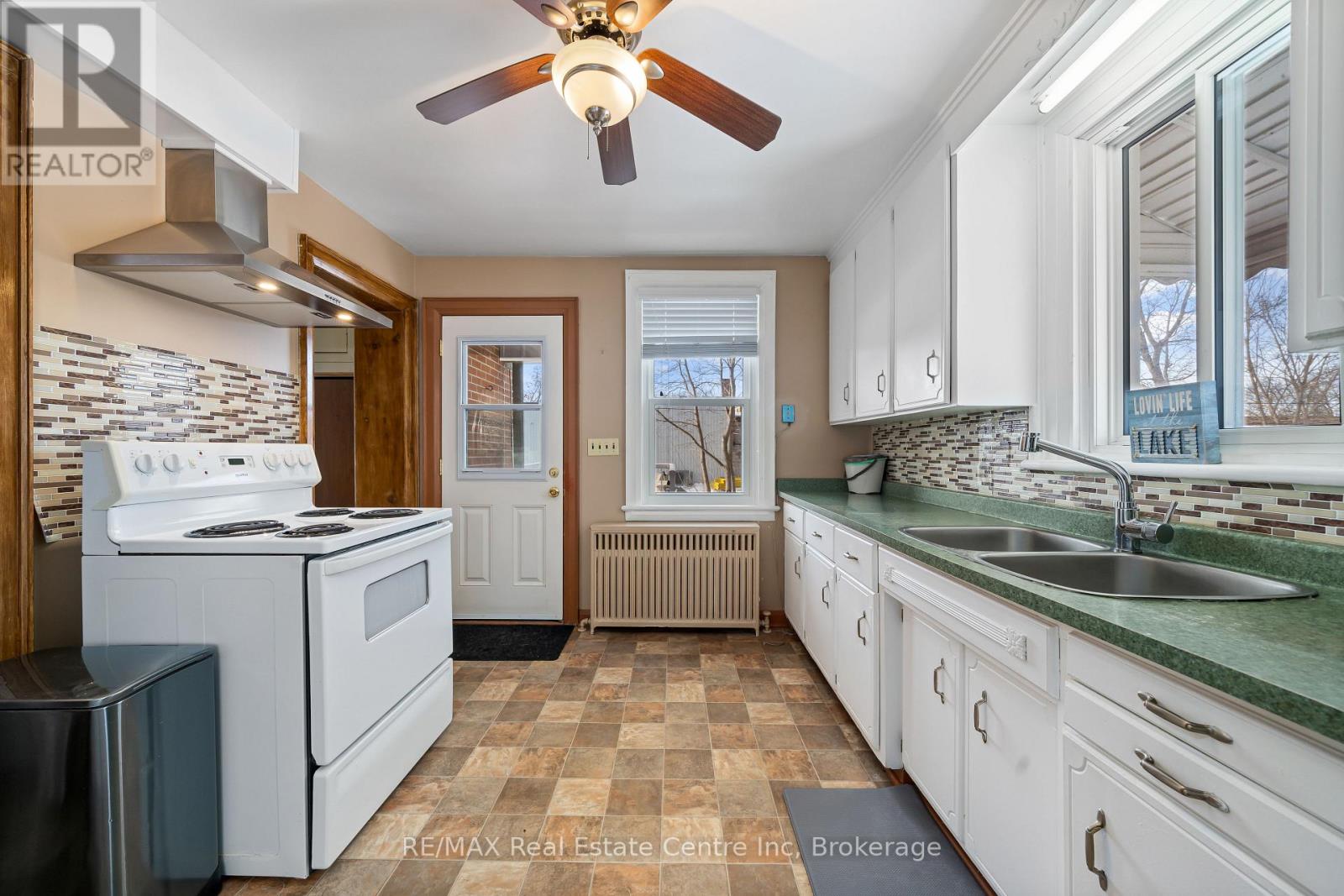 24 Lindsay Street, Kawartha Lakes, Ontario  K0M 1N0 - Photo 16 - X12802288