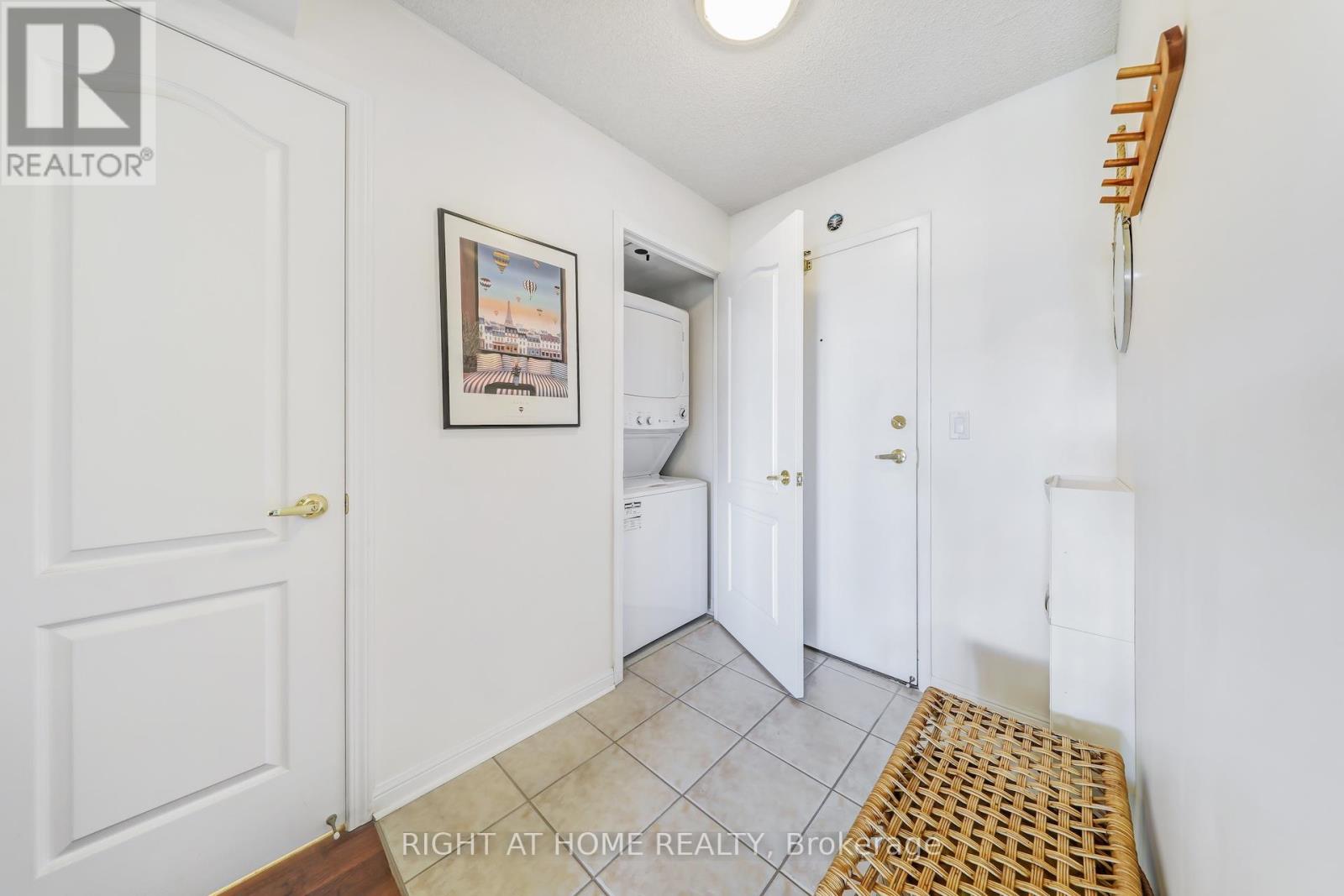 502 - 1140 Parkwest Place, Mississauga, Ontario  L5E 3K9 - Photo 17 - W12801604