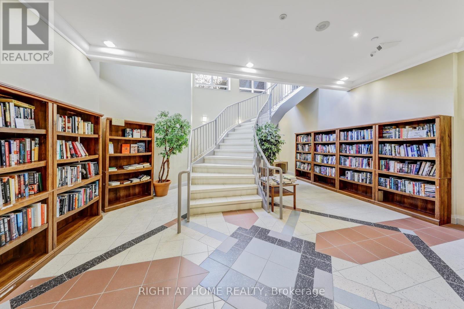 502 - 1140 Parkwest Place, Mississauga, Ontario  L5E 3K9 - Photo 23 - W12801604