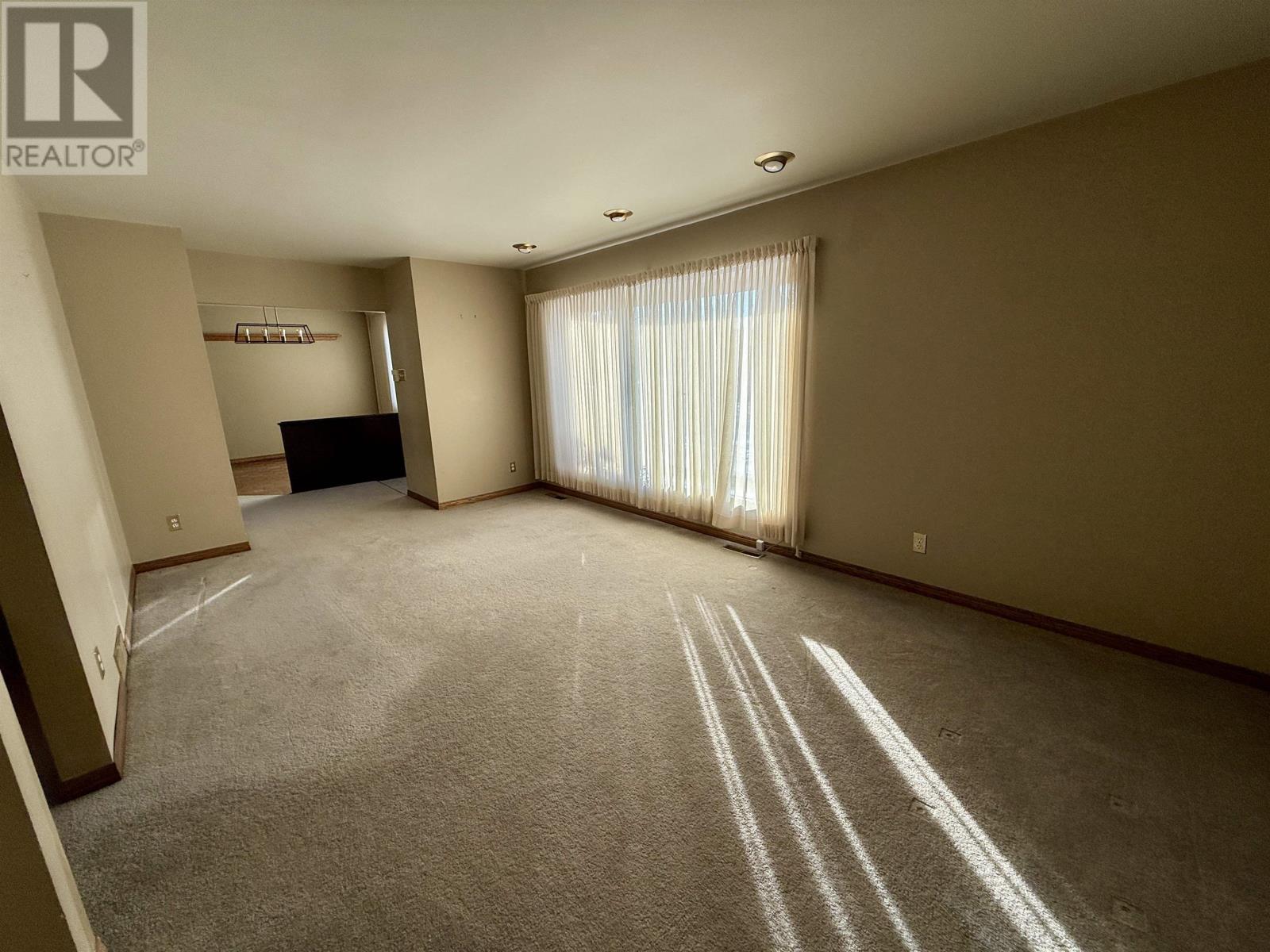 2605 Woodlawn Ave, Thunder Bay, Ontario  P7C 2A2 - Photo 4 - TB2600214