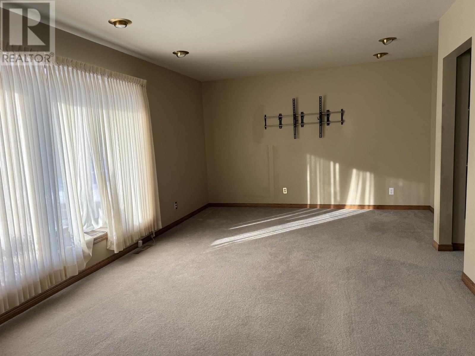 2605 Woodlawn Ave, Thunder Bay, Ontario  P7C 2A2 - Photo 5 - TB2600214